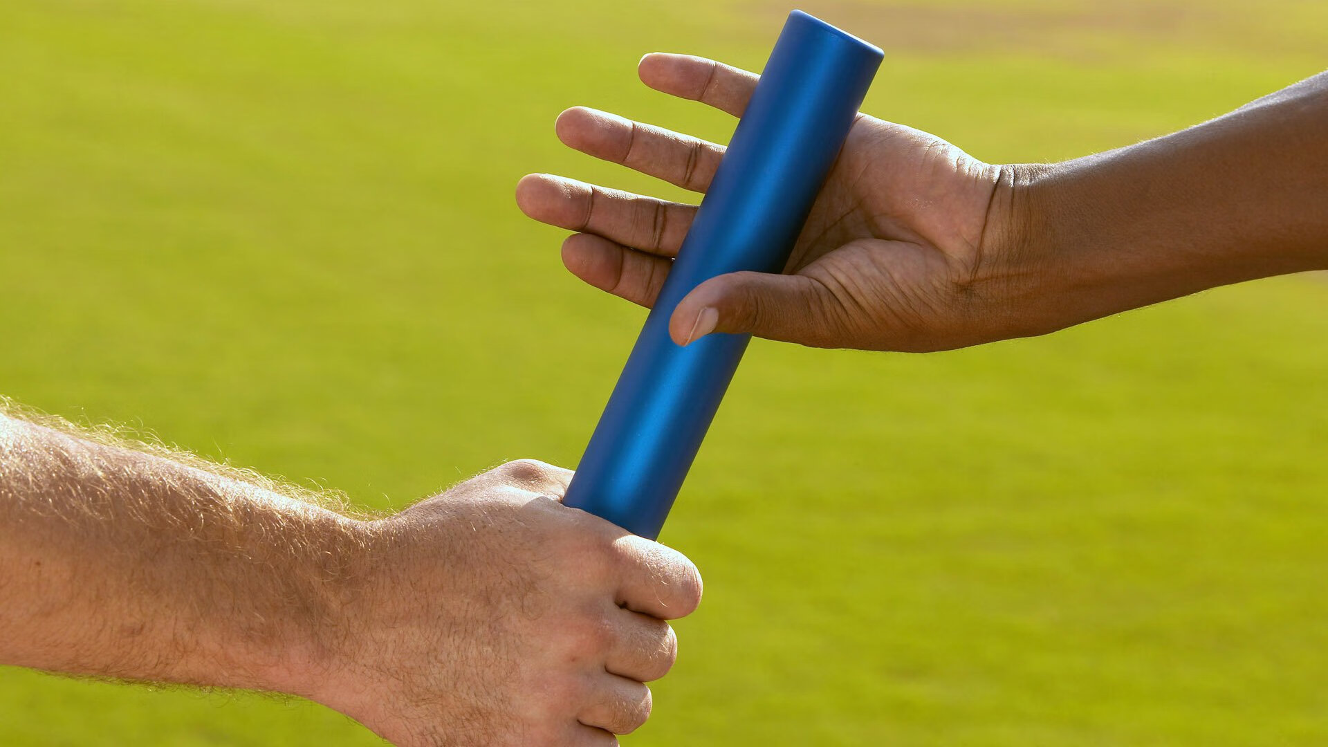 九游体育下载-青少年足球比赛即将开幕，赛场青春激扬，青少年足球比赛规则